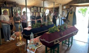 У Нікополі сьогодні провели в останню путь вбитих 16 червня  Олександру та Олега Кислих 4