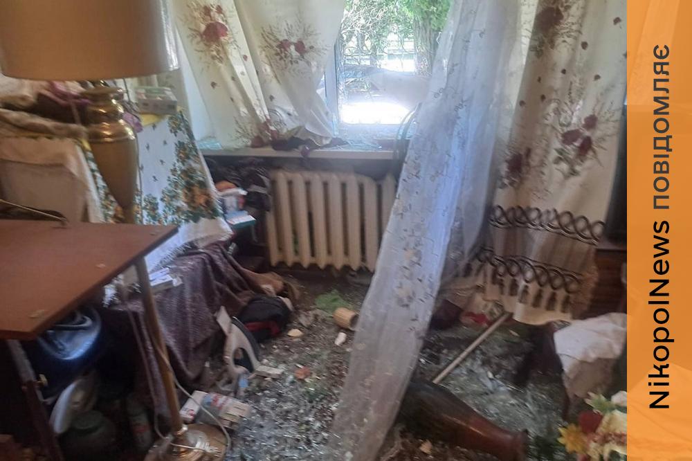 У Нікополі і районі 3 постраждалих, пошкоджені будинки, гараж та авто, також під ударами були Дніпровський, Самарівський, Криворізький та Синельниківський райони