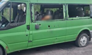 У Нікополі атаковано мікроавтобус, 2 людей загинули, 12 поранених, серед них є діти, у районі є ще одна постраждала, також під ударами ворога була Синельниківщина