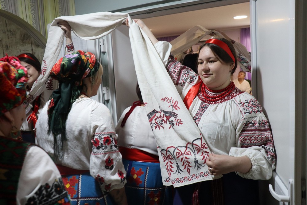 У Покрові відтворили давній український весільний обряд Дніпропетровщини (фото) (1)
