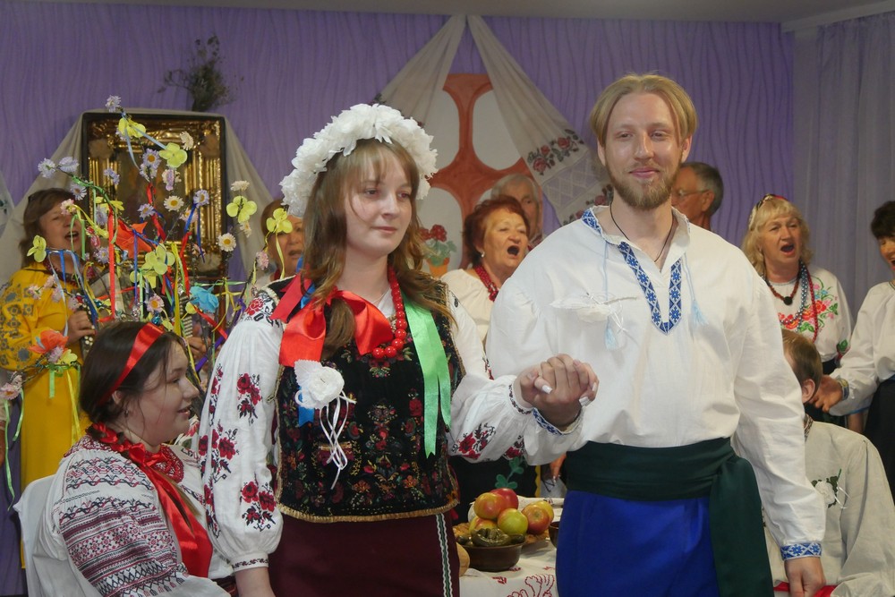 У Покрові відтворили давній український весільний обряд Дніпропетровщини (фото) (14)