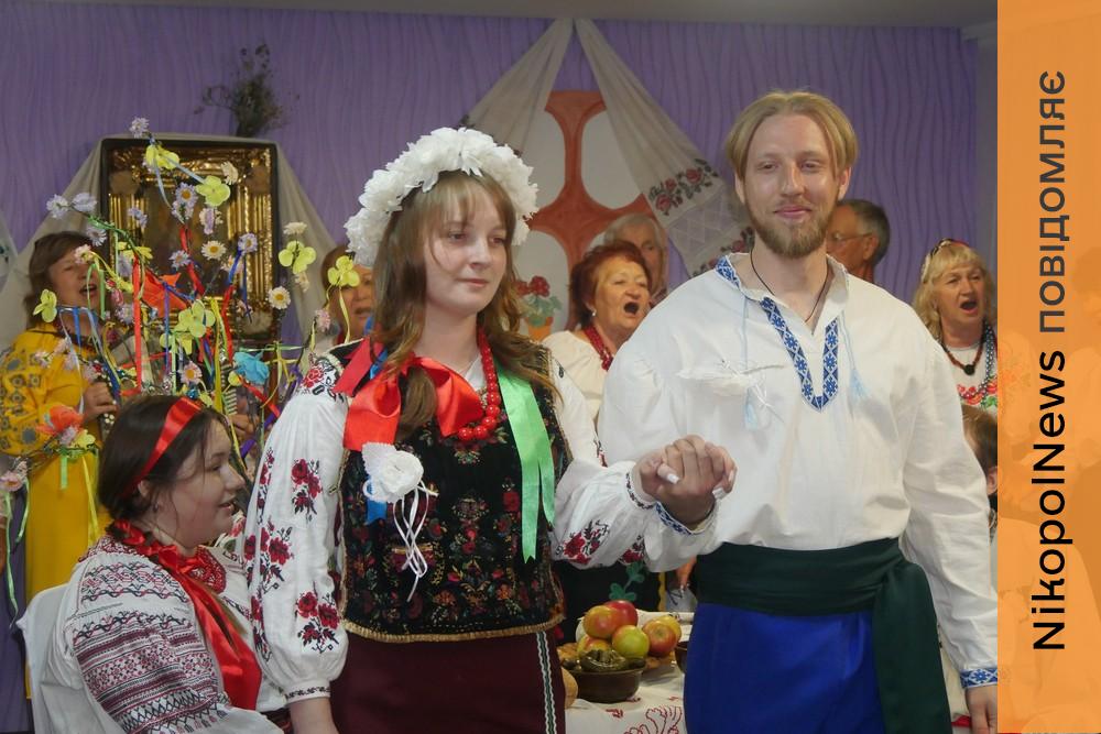 У Покрові відтворили давній український весільний обряд Дніпропетровщини (фото) (14)
