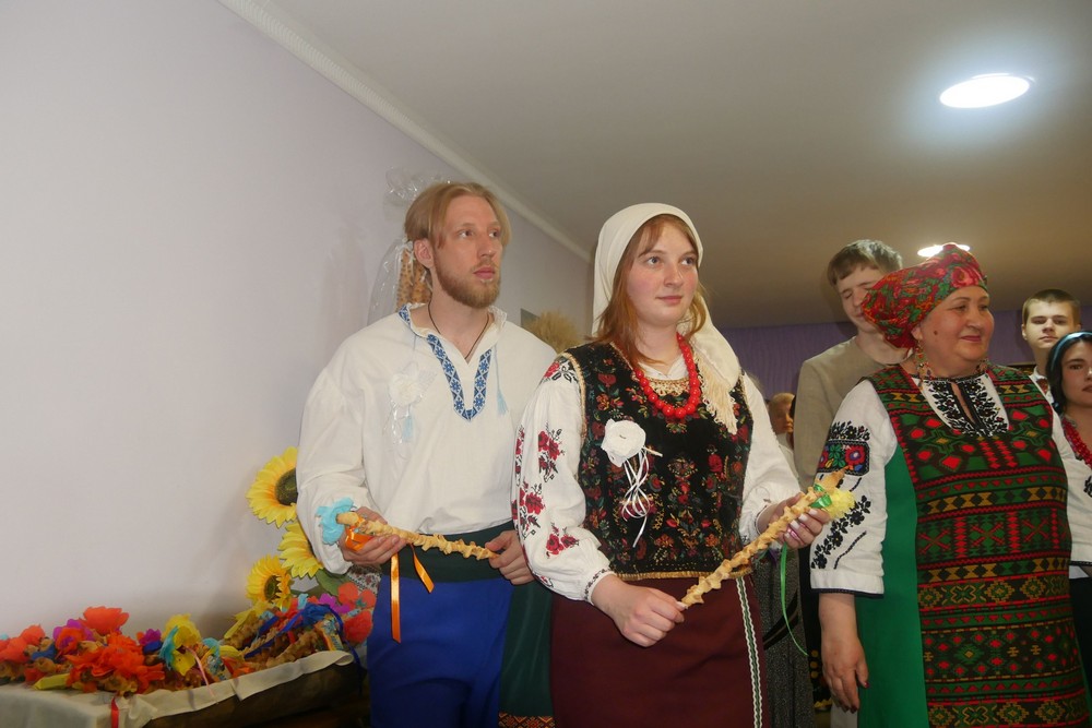 У Покрові відтворили давній український весільний обряд Дніпропетровщини (фото) (3)