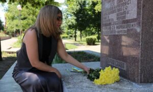 У Покрові2У Покрові в День скорботи вшанували пам’ять жертв війни (фото)