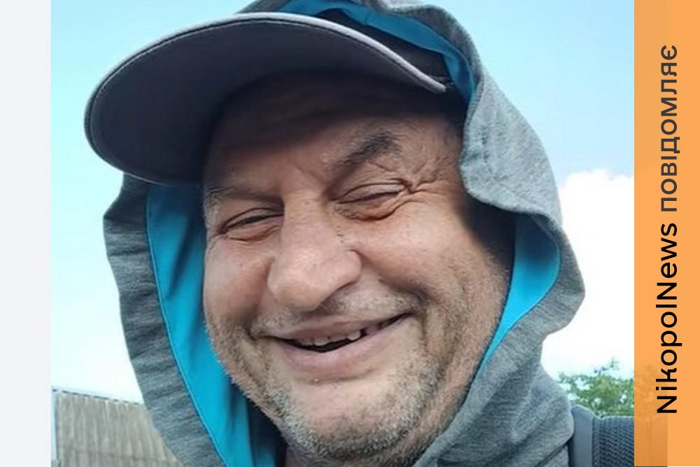Власник легендарного кафе Нікополя показав, як бореться з колорадським жуком за допомогою пилососа (відео)