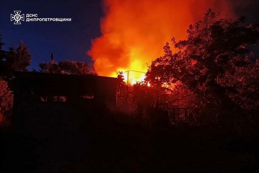 наслідки нічних обстрілів Нікополя, Павлограда, Криворіжжя та Синельнківщини
