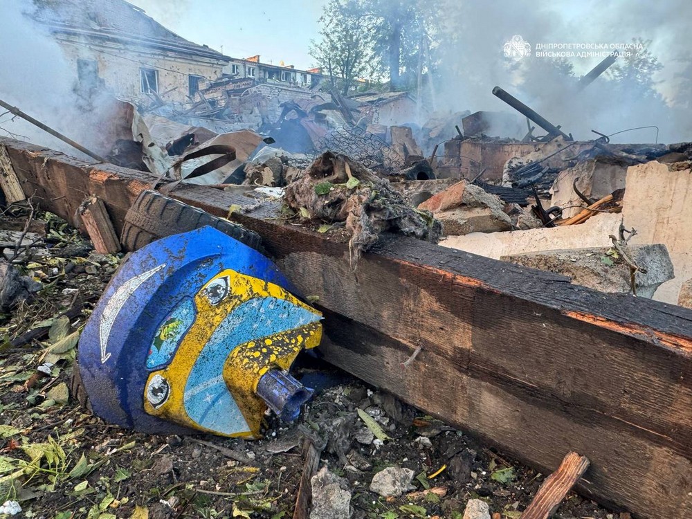6 вбитих і 36 поранених на Дніпропетровщині внаслідок масованої нічної атаки 2 червня. Під ударом ворога були п’ять районів області. Стало відомо про пораненого вчора у місті Нікополь.