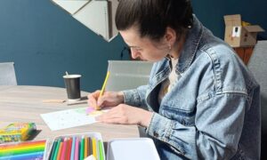 У Нікополі провели арт-терапевтичне заняття для матусь дітей з інвалідністю