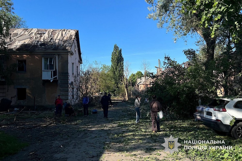 Поліція зафіксувала наслідки обстрілів Дніпропетровщини. Під ударами ворога були Дніпро, Нікопольський, Кам’янський, Криворізький, Синельниківський і Самарівський райони.