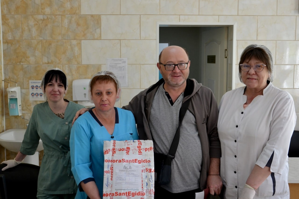Понад 130 посилок: Нікопольщина отримала гуманітарну допомогу для медзакладів