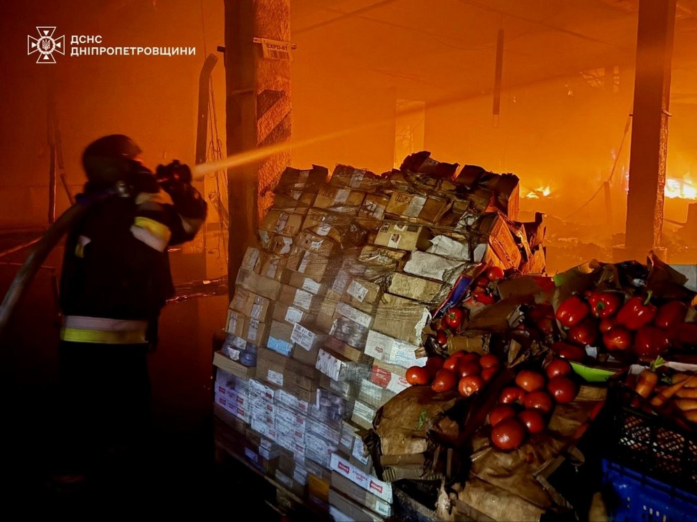 Пожежі на Дніпропетровщині внаслідок ворожих атак: фото