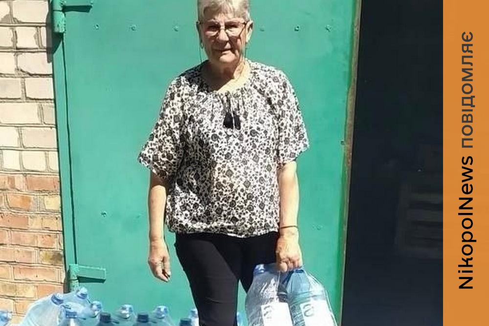 У Марганці триває гуманітарна підтримка: передано понад 2,8 тис. пляшок