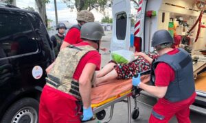 У Нікополі 4 постраждалих, сталися пожежі, пошкоджено приватні будинки, гараж авто, також ворог бив по Дніпровському, Синельниківському та Павлоградському районах
