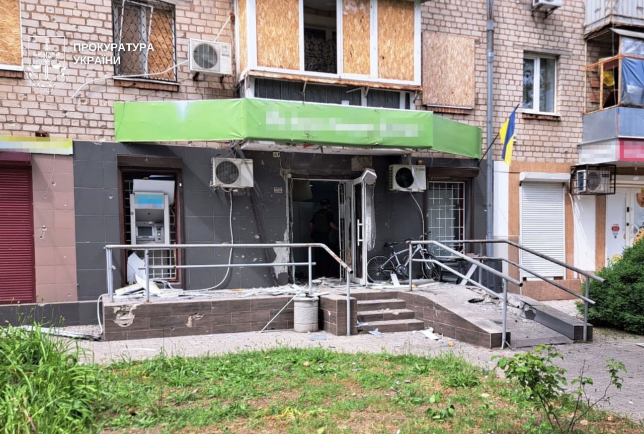 Вбитий і шестеро поранених: ворог обстріляв Нікополь і Павлоград - прокуратура Вбитий і шестеро поранених: ворог обстріляв Нікополь і Павлоград - прокуратура