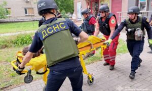 Смертельний обстріл Нікополя і атаку на Павлоград прокоментували у ДСНС (фото)