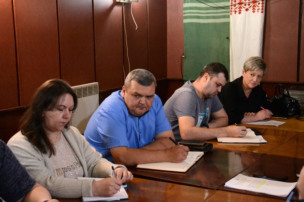 Дітей вивезли, а частина дорослих відмовляється: евакуацію у Нікополі і Марганці обговорили під час Координаційного штабу