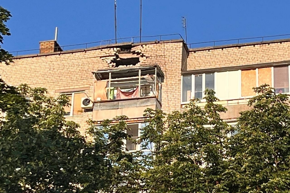 На Нікопольщині сталася пожежа, пошкоджені багатоповерхівка та авто, 1 поранений на Синельниківщині, також ворог бив по Криворіжжю