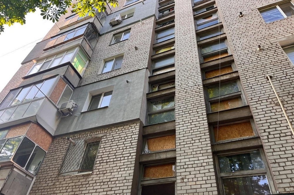 На Нікопольщині сталася пожежа, пошкоджені багатоповерхівка та авто, 1 поранений на Синельниківщині, також ворог бив по Криворіжжю 