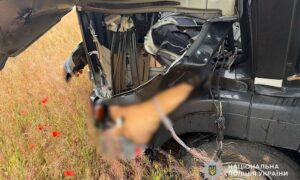 Дрон залетів у кабіну і вбив водія, інший атакував амбулаторію з людьми: подробиці про цинічні удари по Нікопольщині і Дніпру розповіли у поліції (фото)