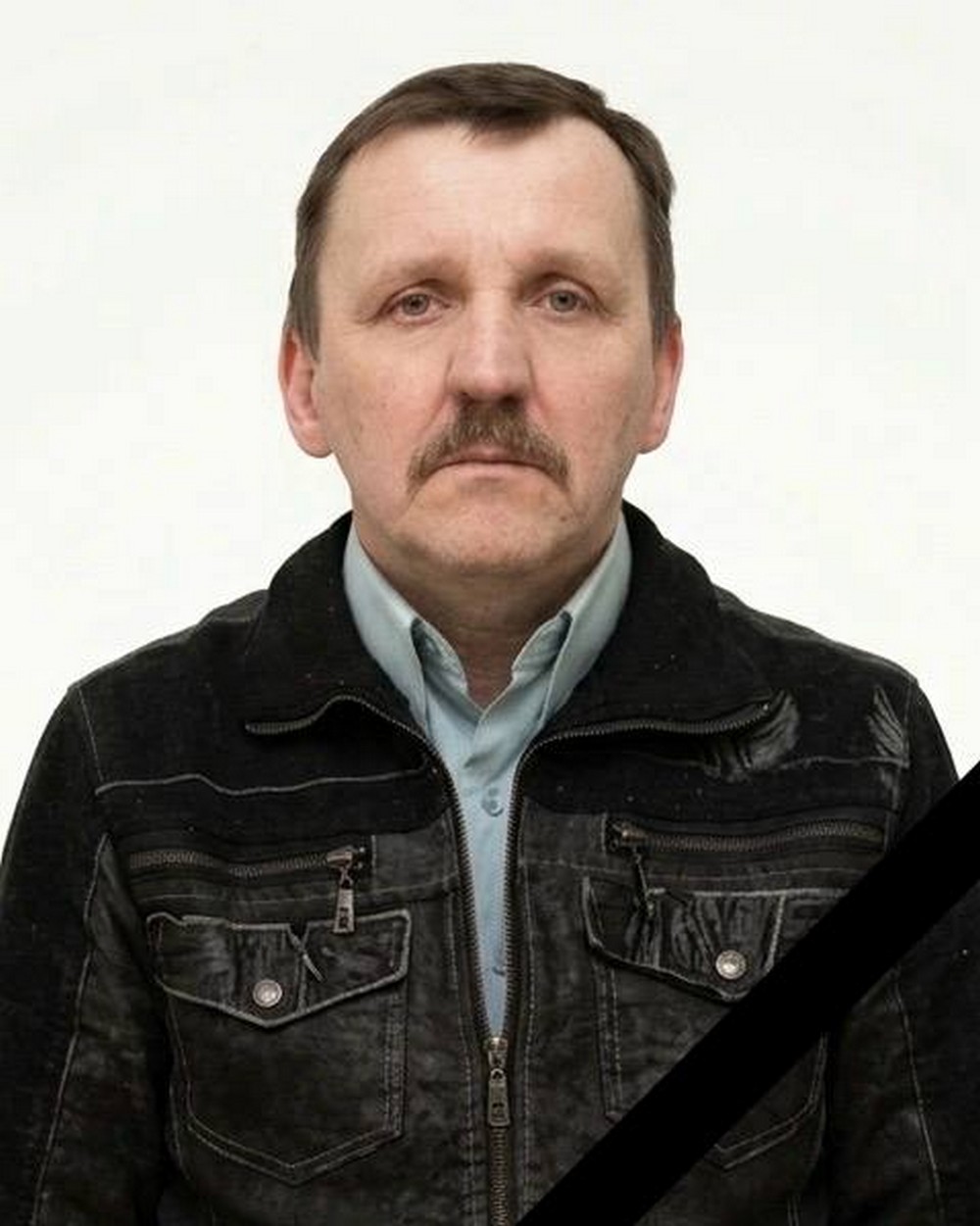 У Нікополі ворог вбив 64-річного чоловіка, обстрілявши місто. Названо ім’я вбитого і оприлюднено фото. У Нікополі ворог вбив 64-річного чоловіка, обстрілявши місто. Названо ім’я вбитого і оприлюднено фото.