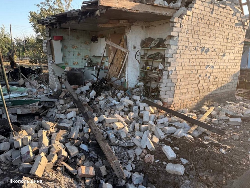Вбито жінку на Нікопольщині, 9 поранених на Синельниківщині, під обстрілом було і Криворіжжя цієї ночі (фото) Вбито жінку на Нікопольщині, 9 поранених на Синельниківщині, під обстрілом було і Криворіжжя цієї ночі (фото)