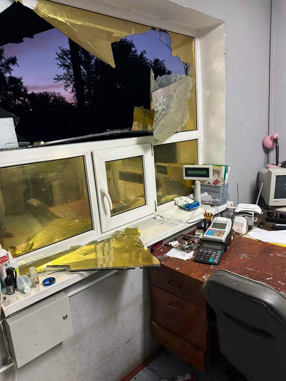 2 поранених на Нікопольщині, у Нікополі зросла кількість постраждалих, пошкоджені дитячий садок, адмін будівля, також руйнування є у Павлоградському та Синельниківському районах