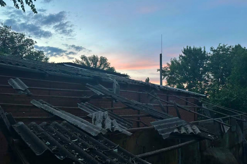 2 поранених на Нікопольщині, у Нікополі зросла кількість постраждалих, пошкоджені дитячий садок, адмін будівля, також руйнування є у Павлоградському та Синельниківському районах
