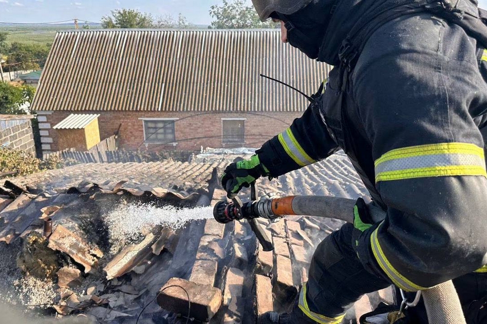 2 поранених на Нікопольщині, у Нікополі зросла кількість постраждалих, пошкоджені дитячий садок, адмін будівля, також руйнування є у Павлоградському та Синельниківському районах
