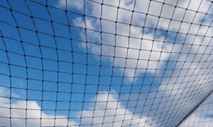 У Червоногригорівській громаді посилили безпеку: в одному з сіл облаштували антидронові сітки