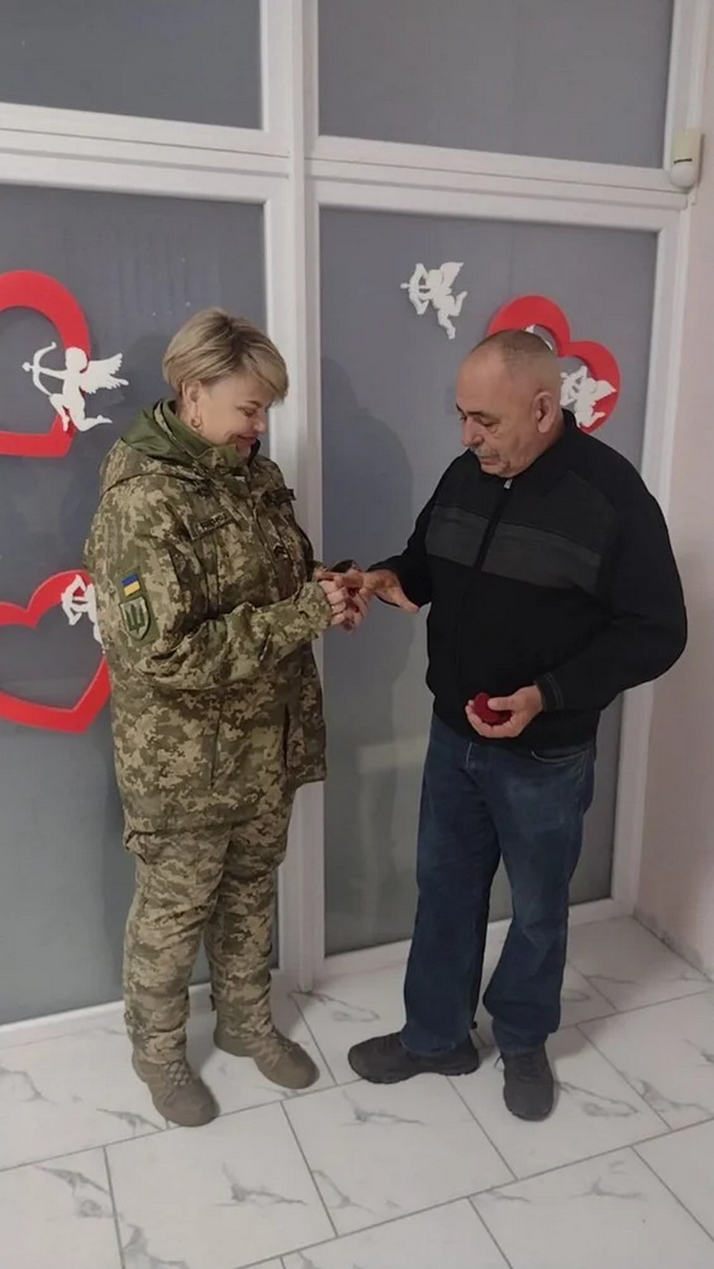 Віддала кота подрузі, зачинила квартиру й поїхала на війну: історія вчительки музики з Покрова, яка у 56 долучилася до ЗСУ, а у 60 вийшла заміж