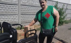 Гуманітарна допомога у Марганці навіть під ворожими ударами: що отримали мешканці на цьому тижні (фото)
