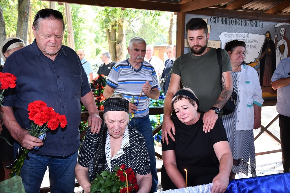 Вбиті росією мешканці Нікопольщини. Захисник з Нікополя Василь Фролов загинув 27 липня 2024 року. Тож сьогодні другі роковини його смерті, і ми вшановуємо пам’ять Героя. Вбиті росією мешканці Нікопольщини. Захисник з Нікополя Василь Фролов загинув 27 липня 2024 року. Тож сьогодні другі роковини його смерті, і ми вшановуємо пам’ять Героя.