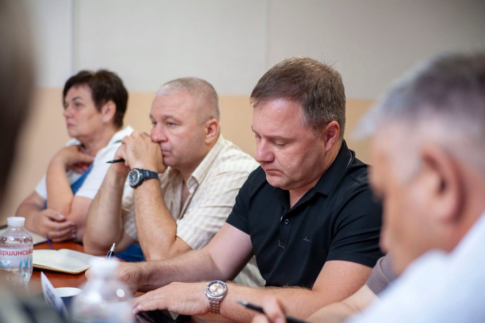 Новий начальник Нікопольської РВА Костянтин Сімонов назвав першочергові питання і окреслив ключові пріоритети своєї діяльності на посаді. Новий начальник Нікопольської РВА Костянтин Сімонов назвав першочергові питання і окреслив ключові пріоритети своєї діяльності на посаді.