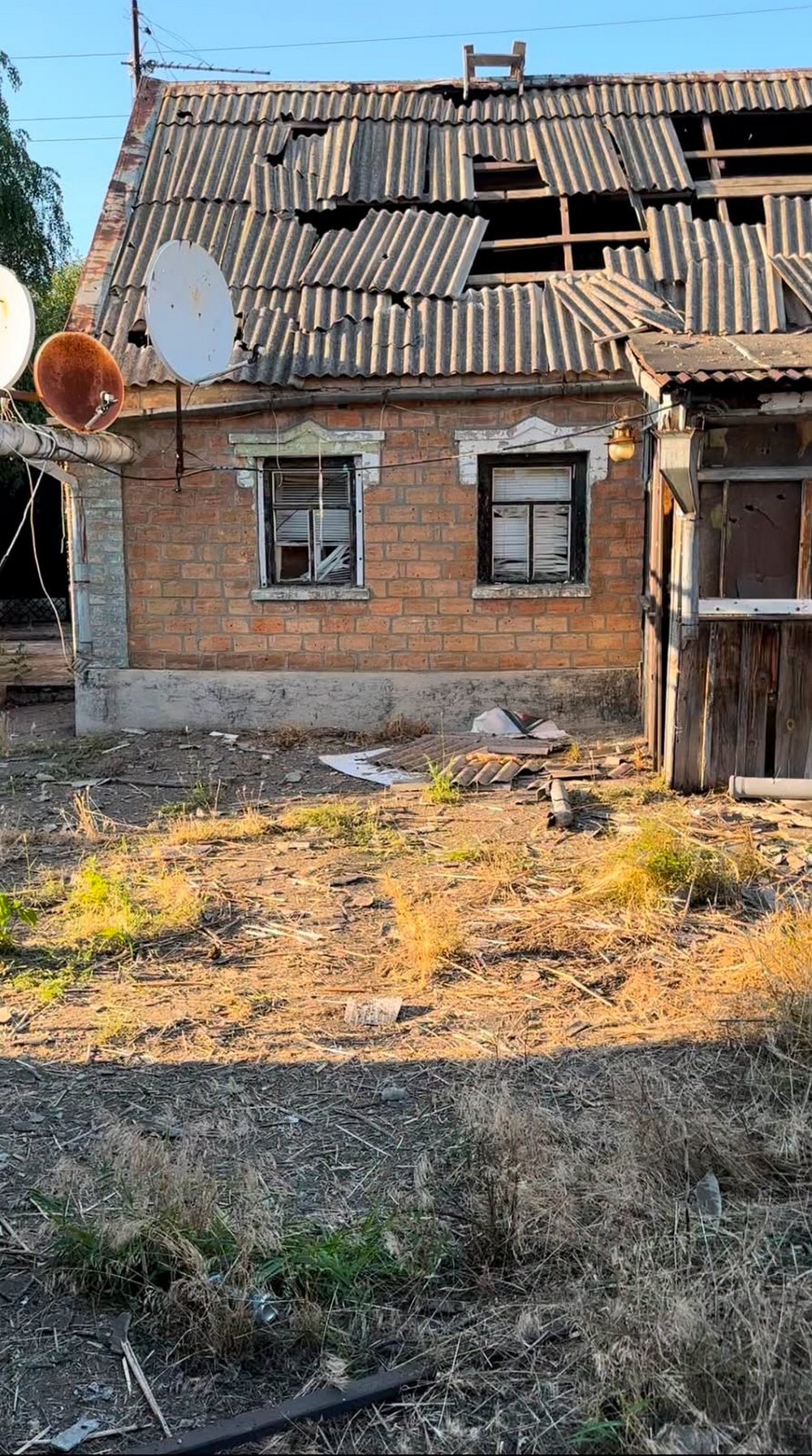 Вбито людей у Нікополі і Кривому Розі, понівечено адмінбудівлю, підприємства, автобуси (фото)