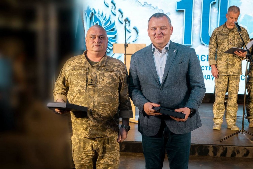 Захисників неба з Нікополя вітали у Дніпрі: сьогодні 10 років Повітряному командуванню «Схід» Захисників неба з Нікополя вітали у Дніпрі: сьогодні 10 років Повітряному командуванню «Схід»