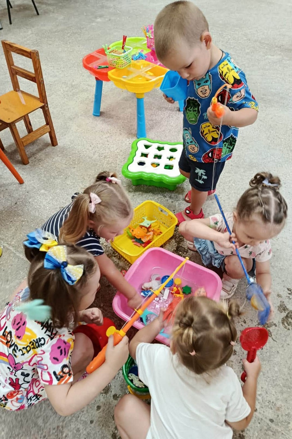 Малювання на манці, щирі усмішки і нові враження: у Нікополі діти пізнають світ через гру – як записатися на заняття (фото) Малювання на манці, щирі усмішки і нові враження: у Нікополі діти пізнають світ через гру – як записатися на заняття (фото)