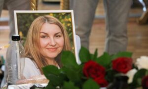 Сенсом її життя була донька…. У Нікополі сьогодні провели в останню путь вбиту росіянами Юлію Стрибіжову (фото)