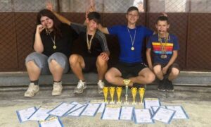 Юні автомоделісти з Покрова стали чемпіонами України та привезли додому десятки нагород (фото)