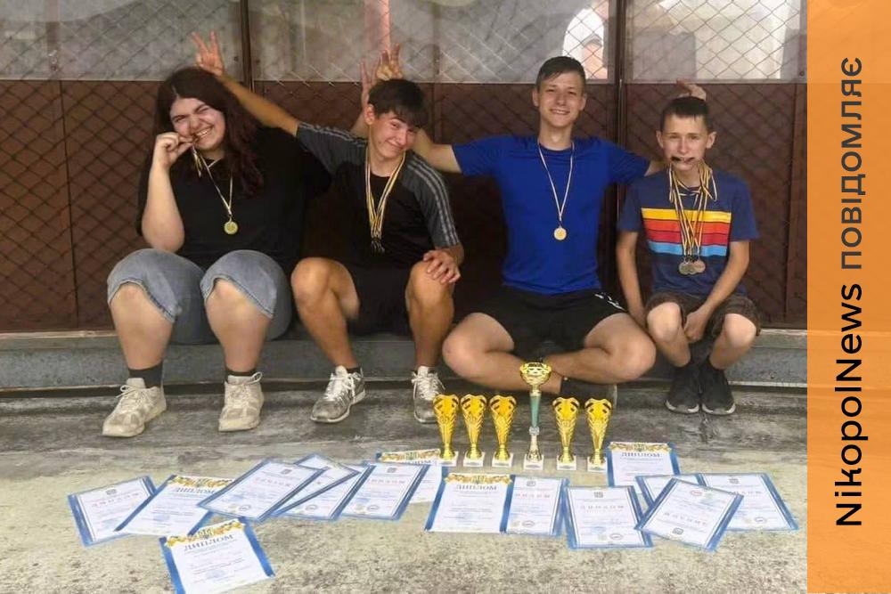 Юні автомоделісти з Покрова стали чемпіонами України та привезли додому десятки нагород (фото)