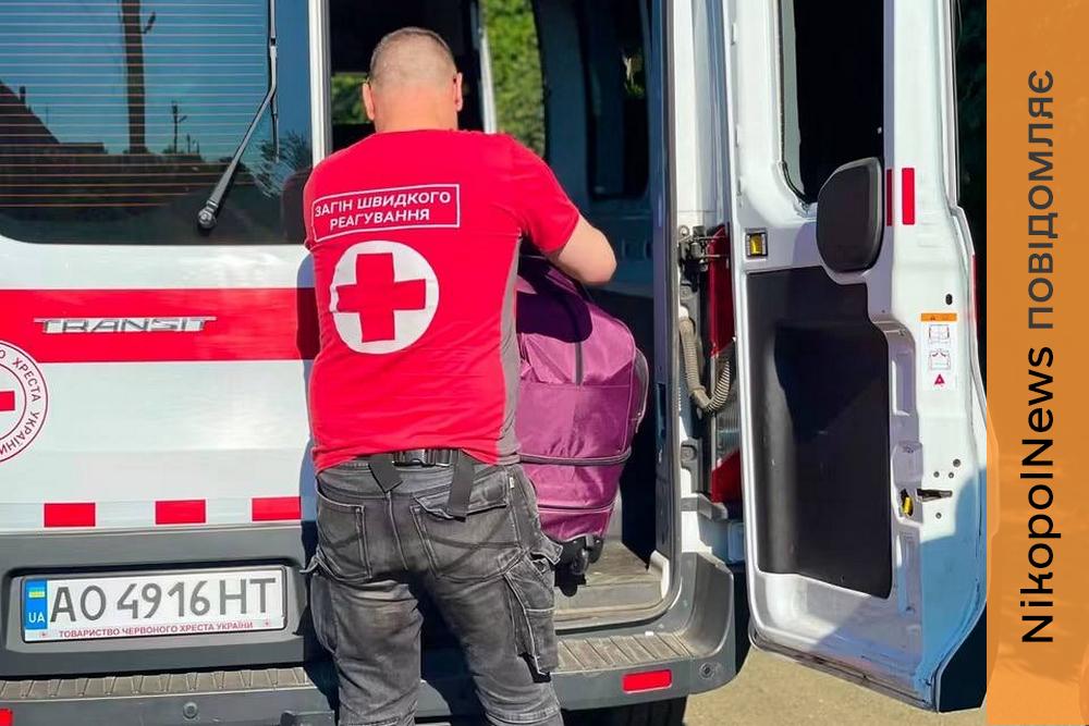 На Нікопольщині евакуювали літнього чоловіка, жінку з дитиною та домашнього улюбленця (фото)
