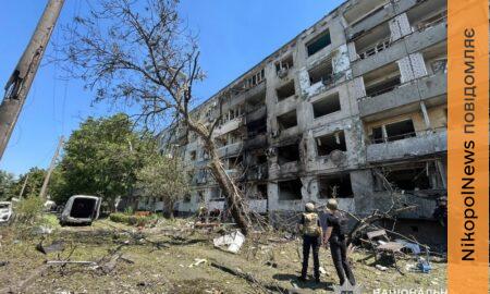 На Нікопольщині ворог цинічно вдарив по житлових будинках, 4 поранених, у Павлограді є загиблі та постраждалі – поліція (фото)