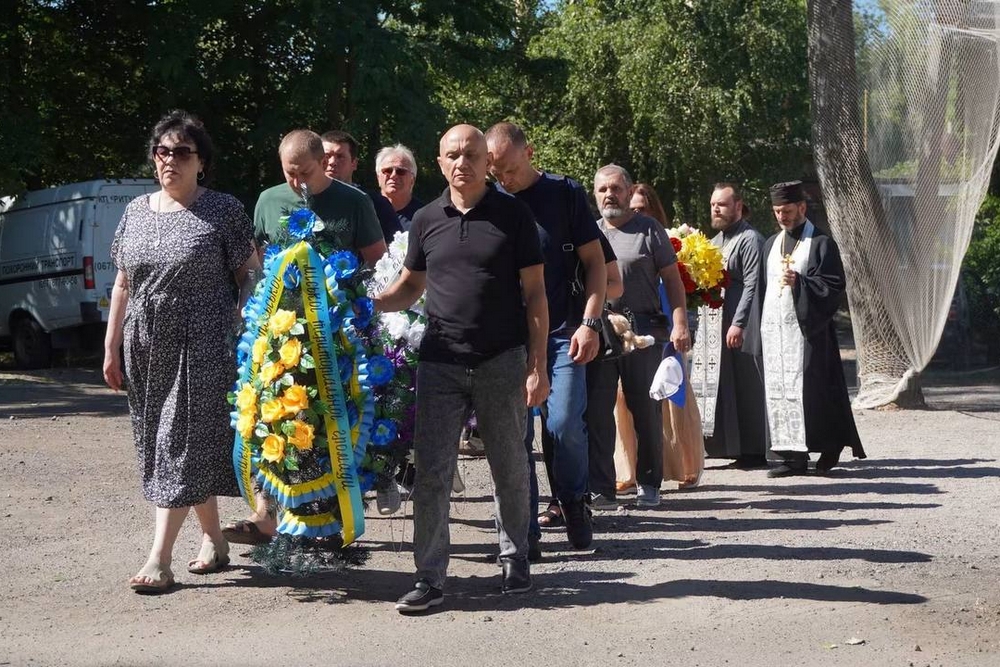 Нікополь провів в останню путь полеглого Захисника10 Нікополь провів в останню путь полеглого Захисника10