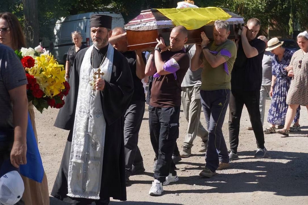 Нікополь провів в останню путь полеглого Захисника11 Нікополь провів в останню путь полеглого Захисника11