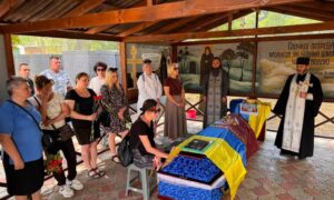 Вдруге пішов боронити Україну: Нікополь провів в останню путь полеглого Захисника (фото)