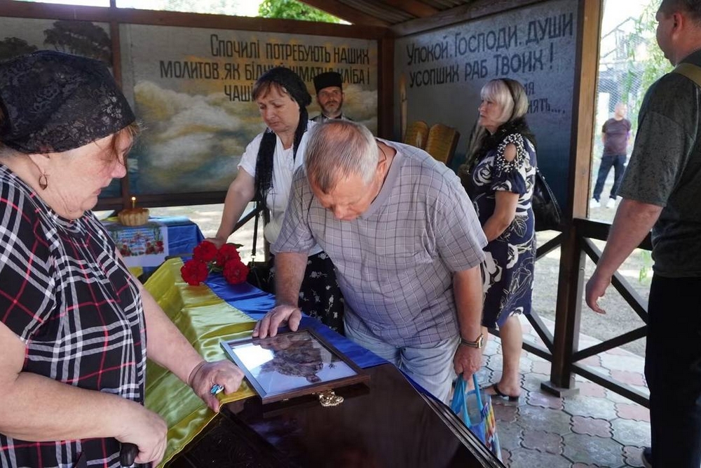 Нікополь провів в останню путь полеглого Захисника9 Нікополь провів в останню путь полеглого Захисника9