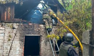 На Нікопольщині сталася пожежа, пошкоджені інфраструктура та авто, є 2 загиблих на Синельниківщині