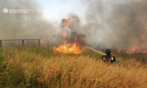 На Нікопольщині сталися пожежі, 10 поранених у Кривому Розі та Синельниківщині, також є руйнування у Камʼянському районі