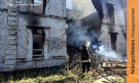 Постраждалі, понівечена інфраструктура, авто, житлові будинки: наслідки обстрілів Нікопольщини, Дніпровського, Синельниківського та Павлоградського районів показали у ДСНС (фото)
