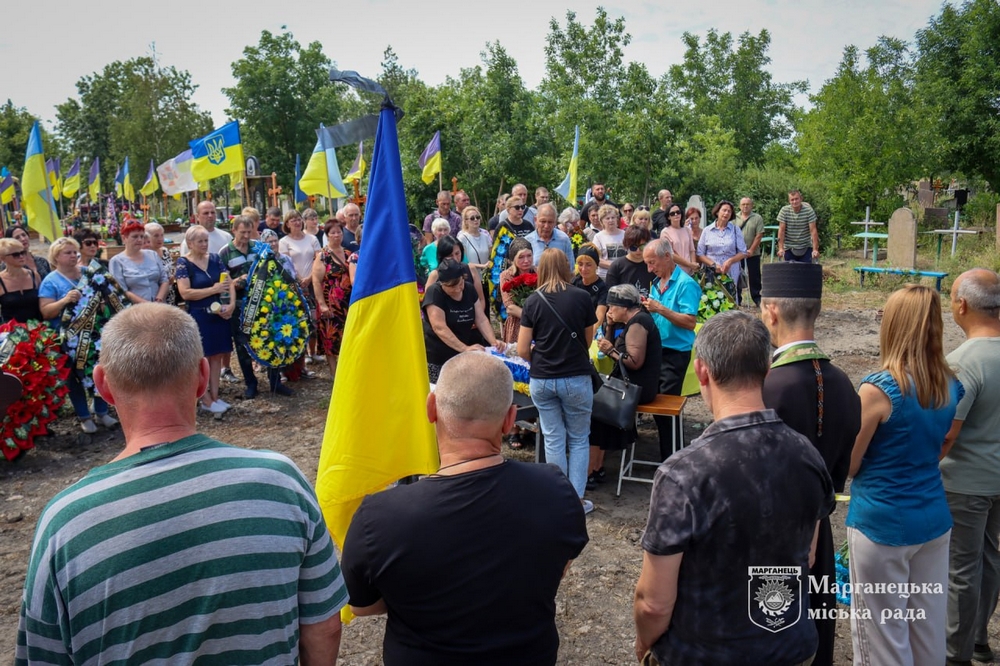 Нікопольщина провела в останню путь полеглого Захисника4 Нікопольщина провела в останню путь полеглого Захисника4