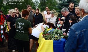 Ворожий дрон обірвав життя: Нікопольщина провела в останню путь полеглого Захисника (фото)